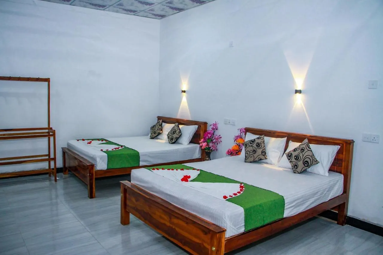 Mayura Lake Sigiriya Guest house