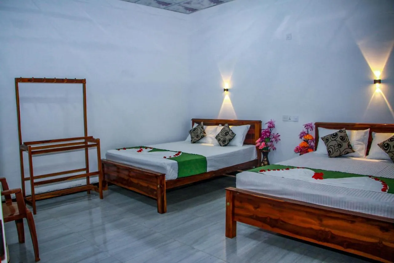 Mayura Lake Sigiriya Guest house