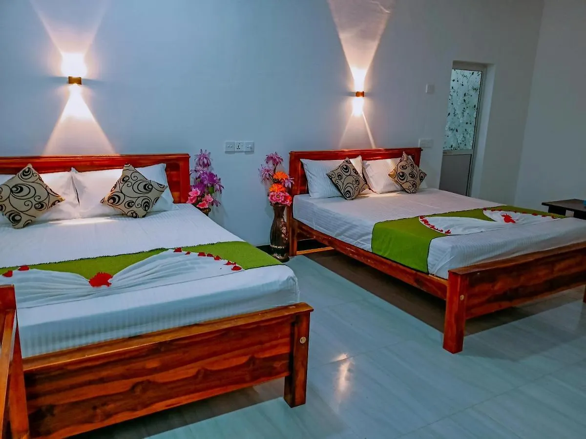 Mayura Lake Sigiriya Guest house
